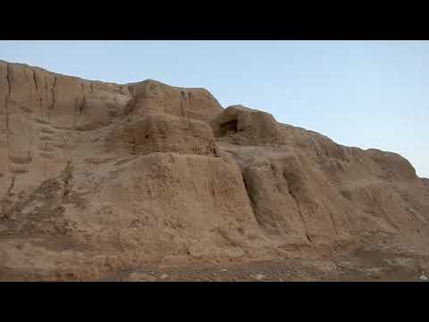 Ancient fortress in Iran.- Qal'eh Gabri (Near Tehran). ანტიკური ხანის ციხე-ქალაქი ირანში.
