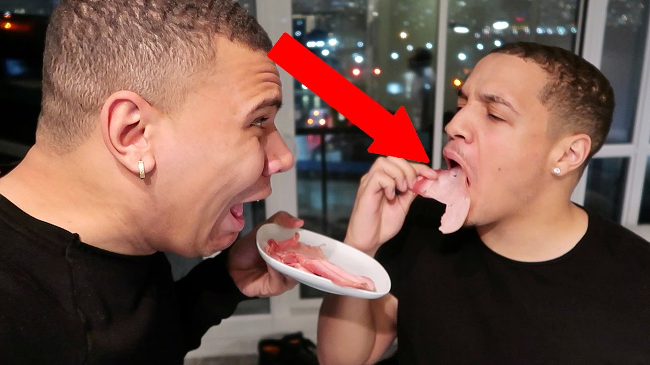 EATING 5 YEAR OLD ROTTEN MCDONALD'S BIG MAC!! YouTube