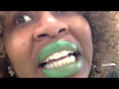 Trying to get help at the Apple Store - Glozell