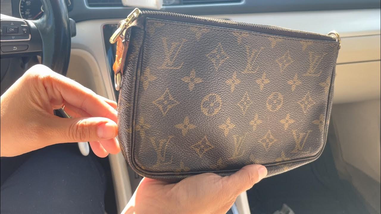 LOUIS VUITTON Vintage Monogram Pochette Accessoires 1999