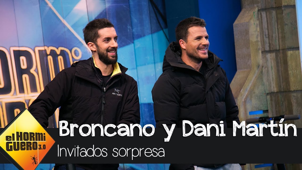Dani Martín y David Broncano irrumpen en plató durante la visita de Rosalía - El Hormiguero 3.0