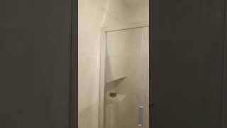 ДВЕРЬ В ДУШЕВУЮ НИШУ KUBELE DE019D4, ФУРНИТУРА ХРОМ МАТОВЫЙ , СТЕКЛО БЕСЦВЕТНОЕ.