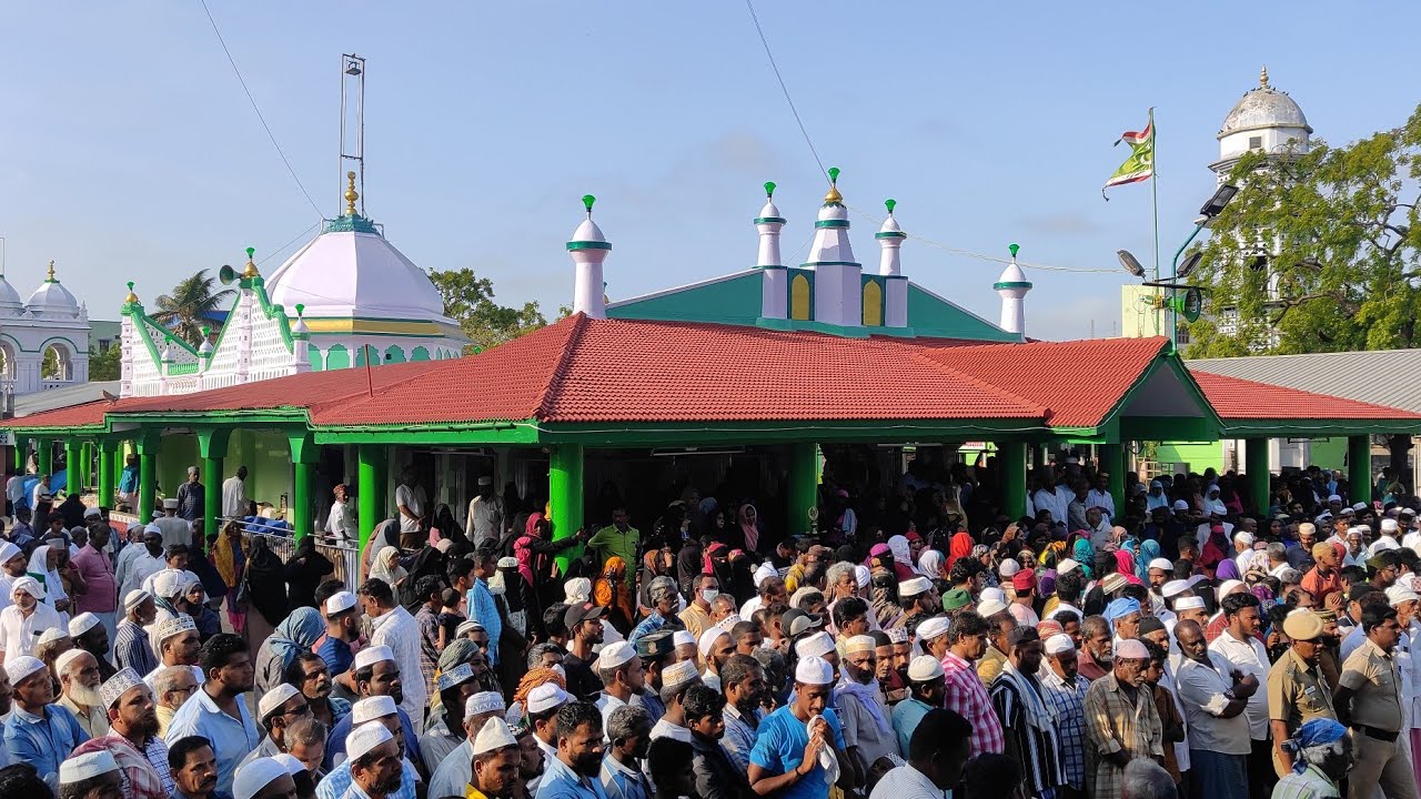 ஏர்வாடி தர்ஹாவில் இஸ்லாத்தின் வெற்றி கம்பம் விண்ணைதொட்ட நிகழ்வு!!