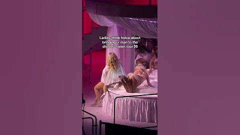 Bed Chem was the most insane performance I've ever seen😭 #sabrinacarpenter #shortnsweet #toronto