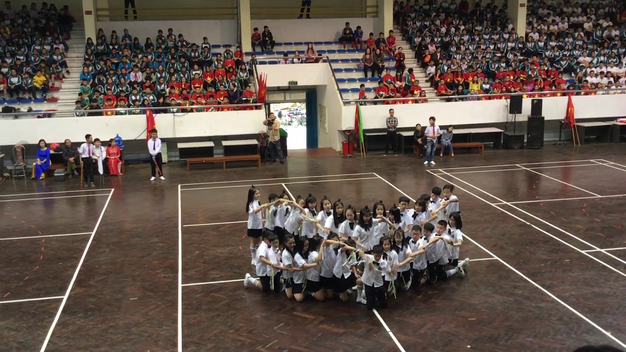 Giải nhất cuộc thi nhảy dân vũ của tập thể lớp 6E