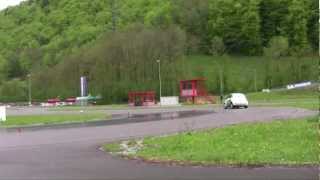 Swisscleandrive Plug-In Hybrid 4X4 Prototyp Extreme Slalom Kurvenfahrt Test Fahrdynamik-Mit Sound