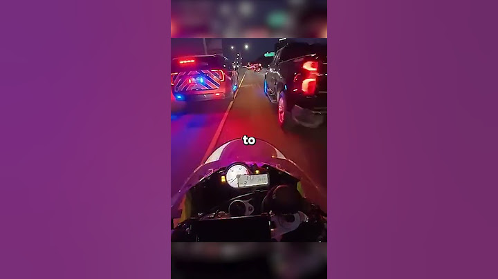 Biker Helps Cop Getting Through Traffic