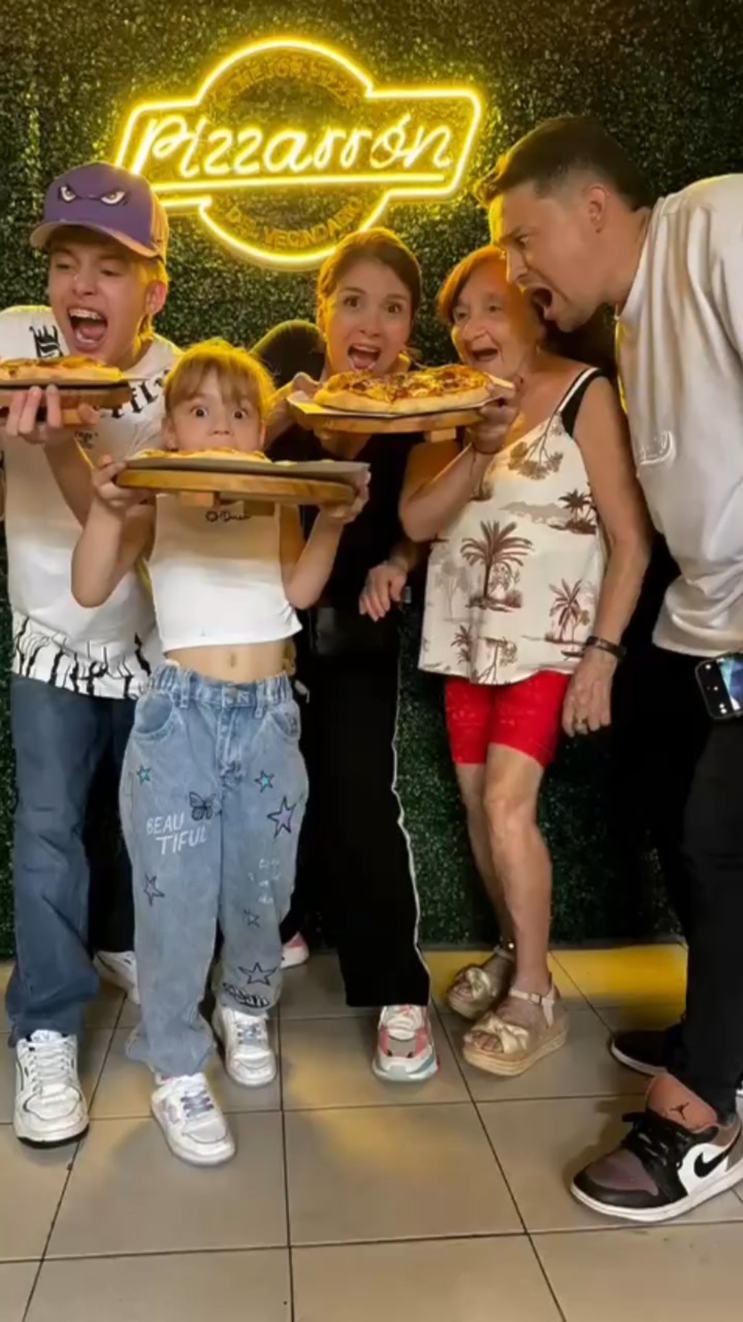 @PIZZARON LA MEJOR PIZZA DE FLORIDABLANCA EN BUCARAMANGA #humor #cosasdefamilia #risa #christmas
