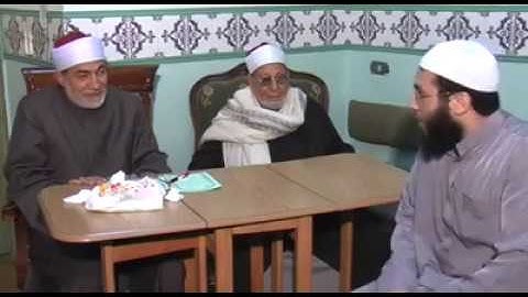 من توجيهات الشيخ عبدالحكيم عبداللطيف شيخ عموم المقارئ المصرية رحمه الله بإحدى مسابقات القرآن - 19