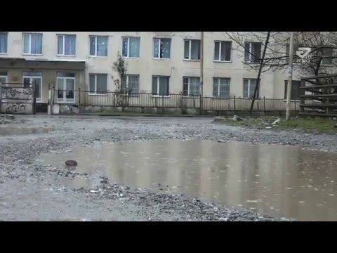 24-ე სკოლასთან წვიმის დროს გადაადგილება შეუძლებელია /MTAVARI