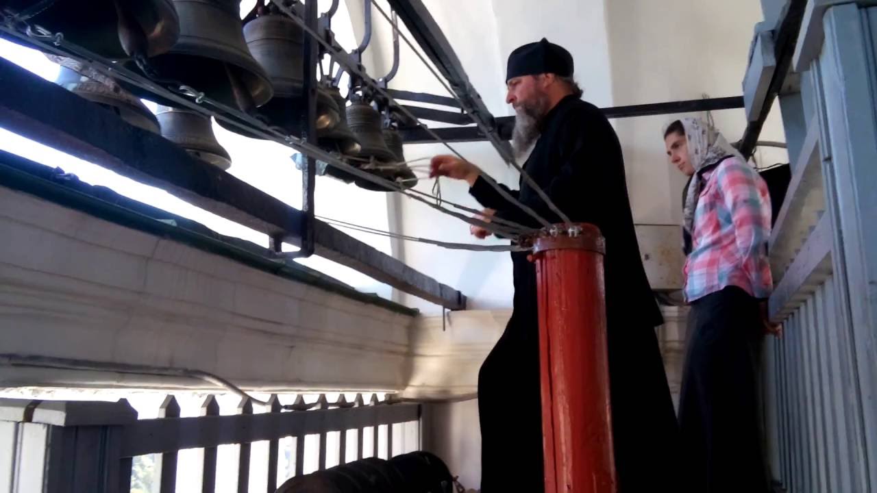 Праздничный трезвон на колокольне Троице-Сергиевой Лавры 27.08.2016