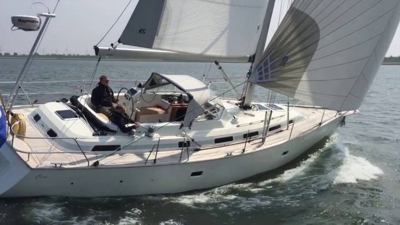 Setting and furling a cruising Code Zero