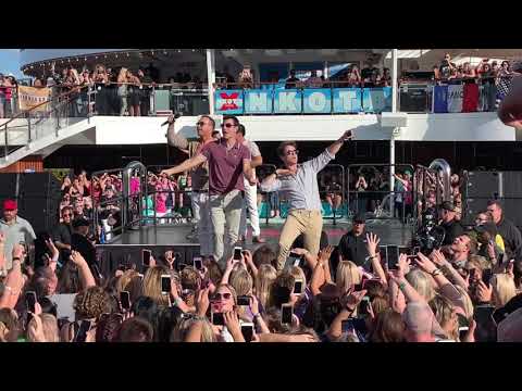 80s Baby - NKOTB Cruise X 2018 - Sail Away Party