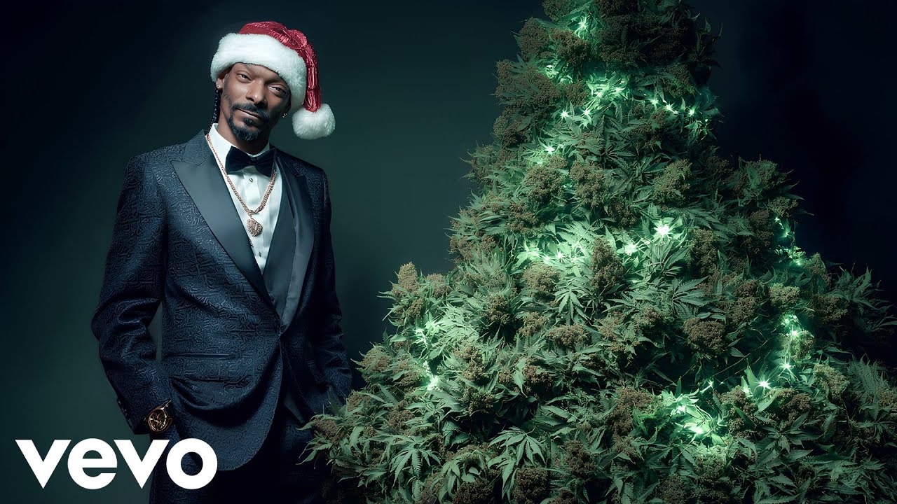 Snoop Dogg & Wiz Khalifa - GREEN XMAS 2 | Christmas Mixtape [2025] (AI)