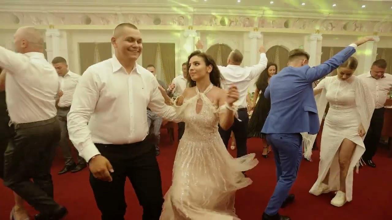 Muzică LIVE  la nuntă (Formatia Moldova și Cristina Pintilie)