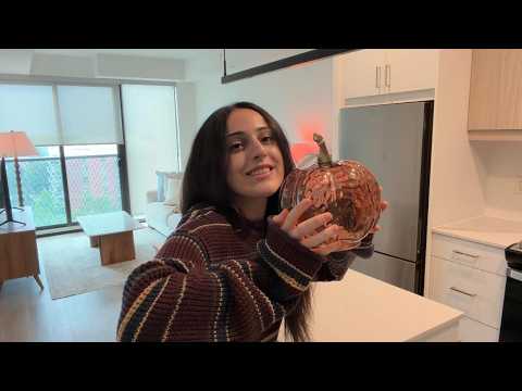 decorating my girl apartment for fall (for the first time)