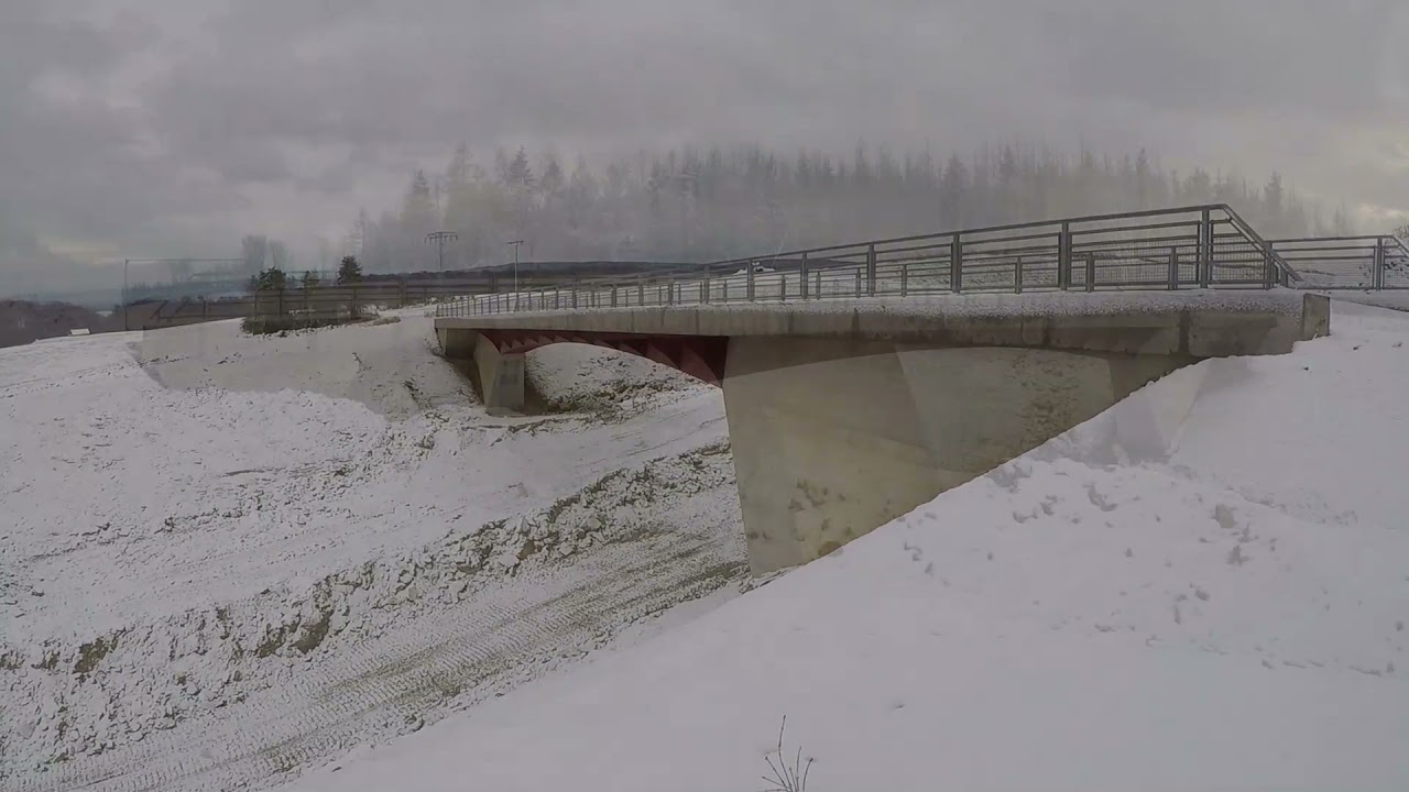 Wandern zur Ortsumgehungsstraße von Kallmerode