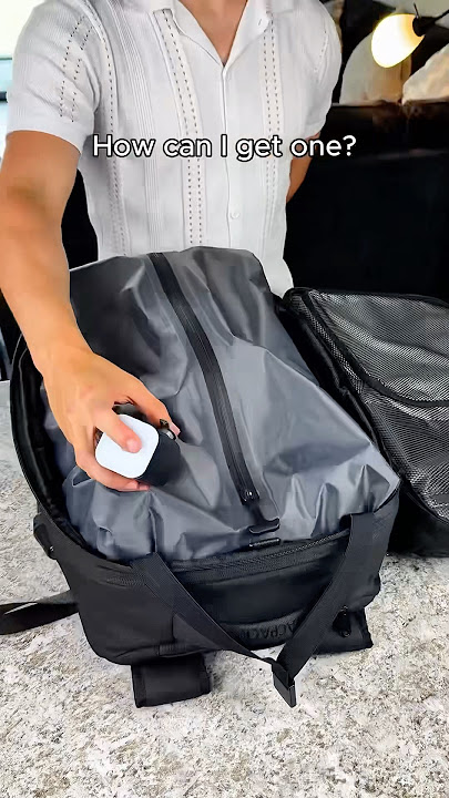 Every traveler needs this backpack🤩🎒 #travelhacks #vacationmode #travelbags #travel2025