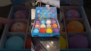 12 бомбочек для ванны + сюрприз — морские игрушки внутри (подарочная коробка)