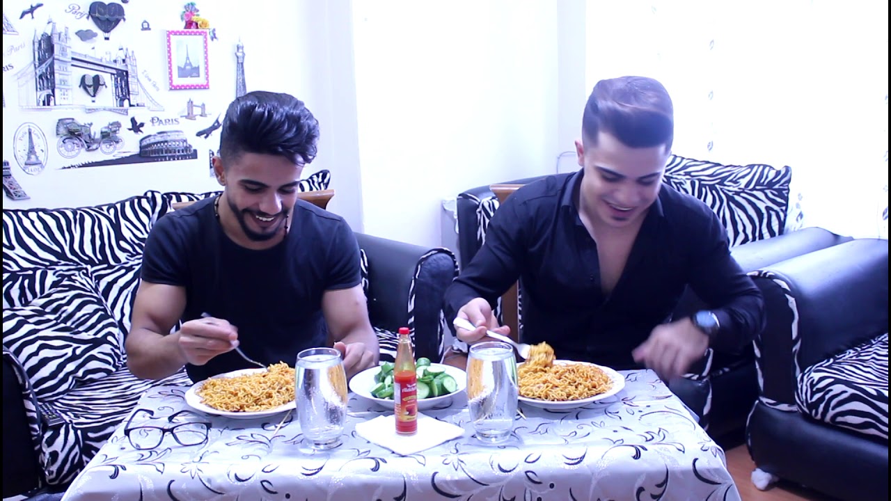 تحدي الاندومي الحارة خطير || Mohammed and Rami ||