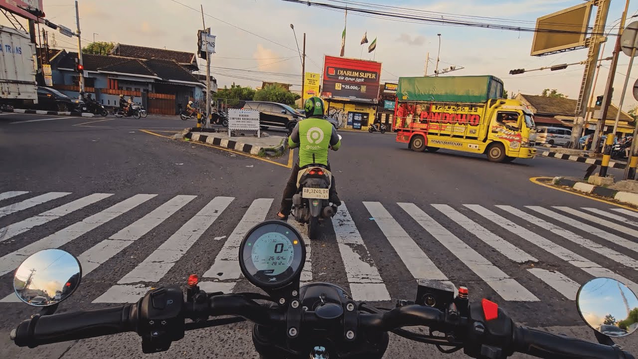 Nyoride di Jogja - TVS Ronin 225 Indonesia