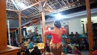 Aprilia jaipongan bajing luncat dalang jenggleng..