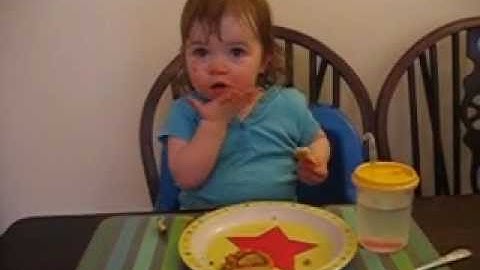 Baby Signing with TinyTalk : Super Signing girl Anna shows us how clever she is!