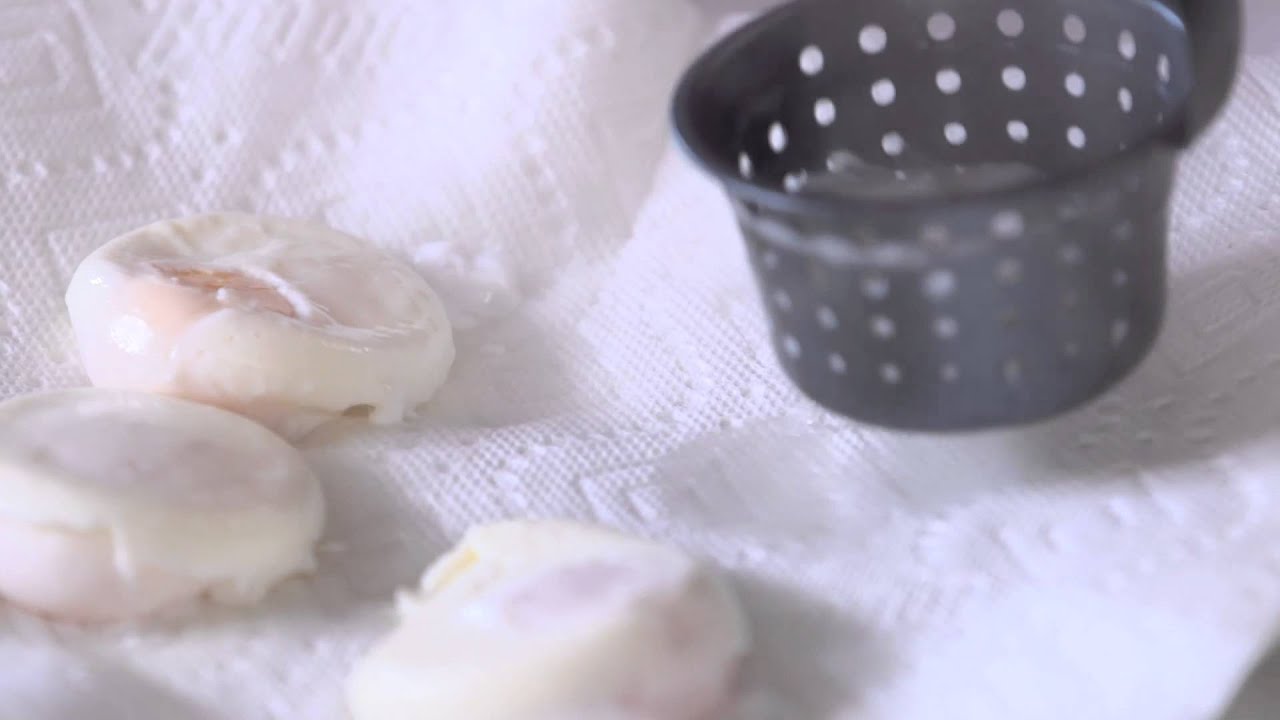 How to Poach Eggs in the Calphalon Elite Egg Poacher WilliamsSonoma