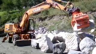 NPK DG-20 Demolition & Sorting Grab - Moving Oversize Boulders