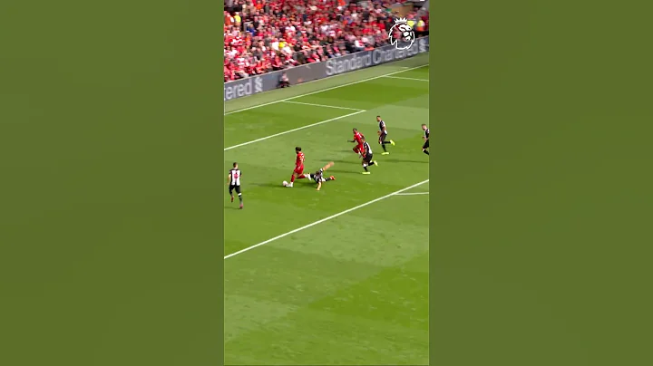 Van Dijk celebrates BEFORE Salah scores! - DayDayNews