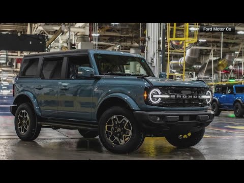Ford Recalls 462 000 Vehicles For Rear Camera Display Failure