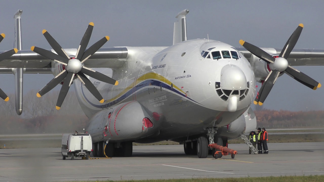 An 22 und anderes am Flughafen Leipzig / Halle