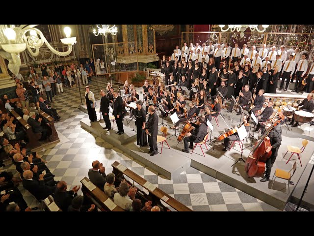 Mozart - Grande Messe en ut mineur: Credo : Choeur & Hofkapelle Stuttgart / F.Bernius