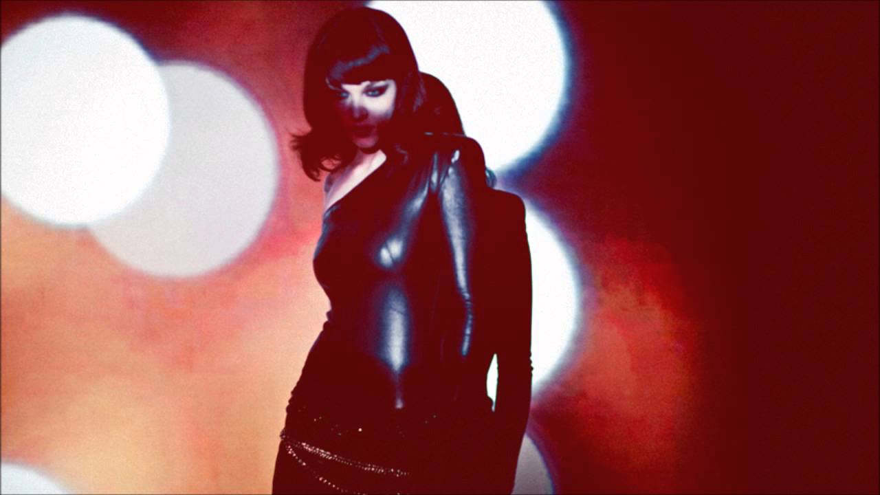 Felix Da Housecat feat. Miss Kittin - Silver Screen (Oxford Remix) | HD adlı videoyu YouTube'da izle Felix Da Housecat feat. Miss Kittin - Silver Screen (Oxford Remix) | HD adlı videoyu YouTube'da izle