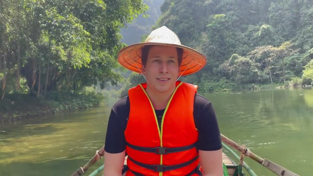 Trang An w Ninh Binh, czyli sławny rejs przez groty