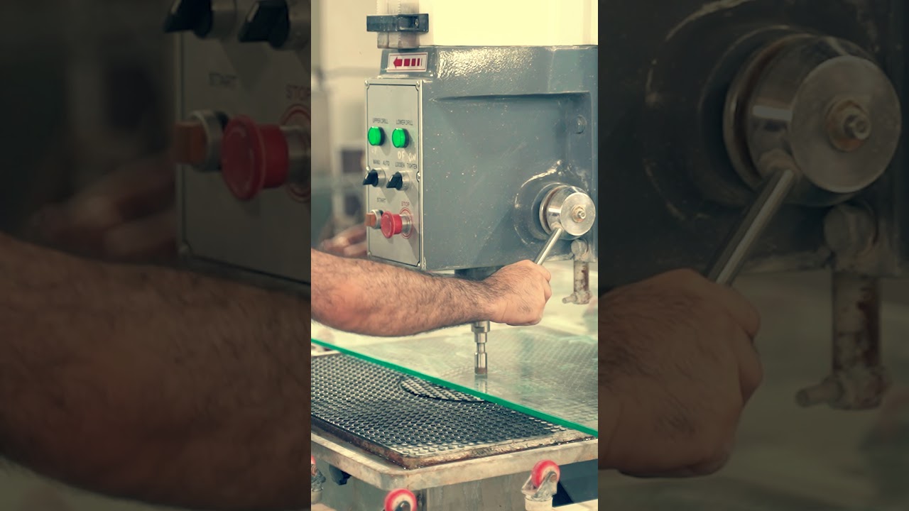 معمل انتاج الزجاج المقسى في محافظة نينوى