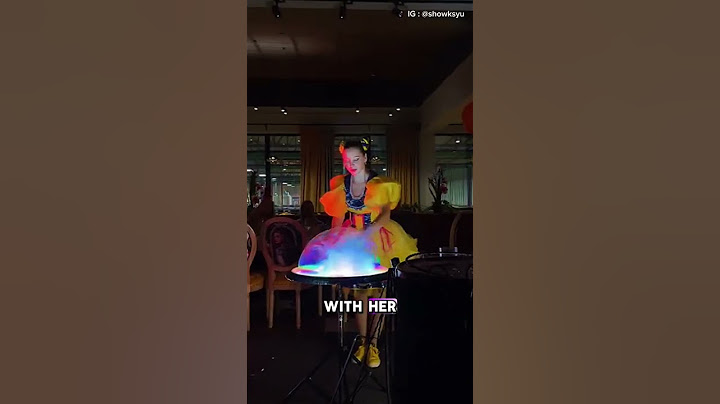 ▶️ this woman is skilled at playing with bubbles #bubble #skills #talent #shorts