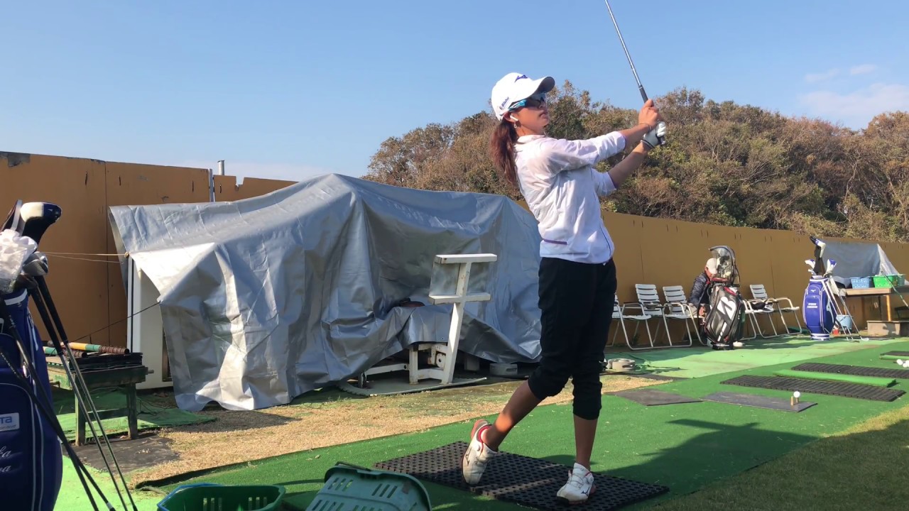 黙々とアイアンの練習をする原英莉花プロ 背中側アングル 斜め前方アングル 斜め後方アングル ゴルフの動画