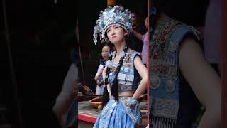 What is that cute Miao girl looking at?#Miaozhaiprincess #Hangzhousongcheng