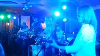 Gold Dust Woman Cover at Absolute Music