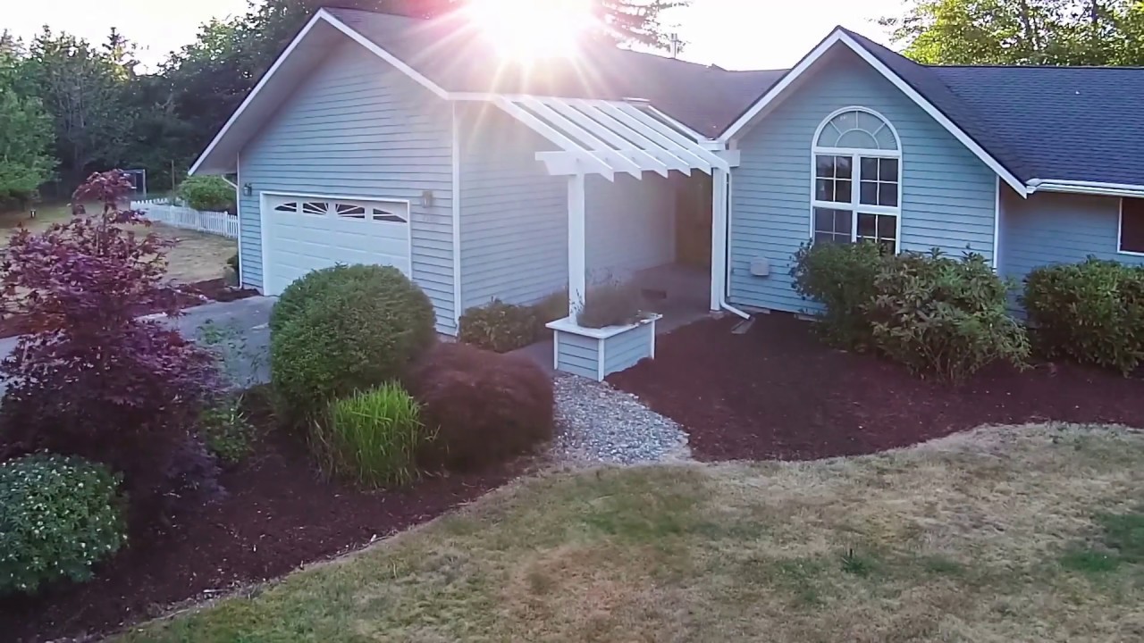 Garage Door Buying Guide for Ranch Style Homes - YouTube