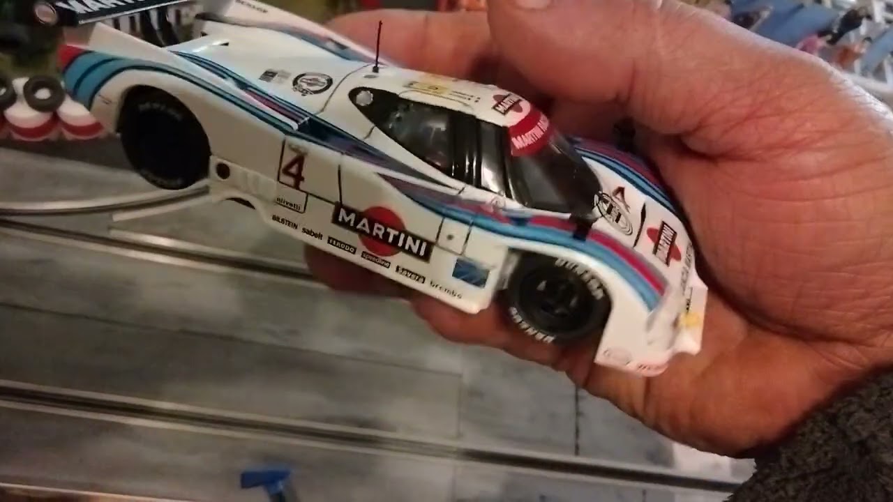 スロットカーSlot.it Lancia LC2 Review of the Slot It Lancia LC2 Martini slot car. She is very