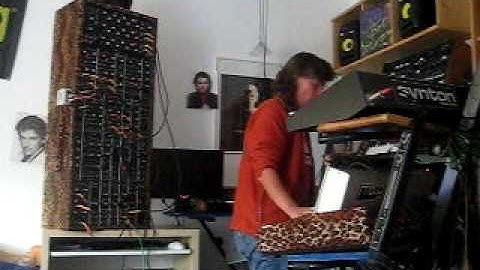 Synthjam with Synton Syrinxs, Mini moog, Synthesizers.com ect....