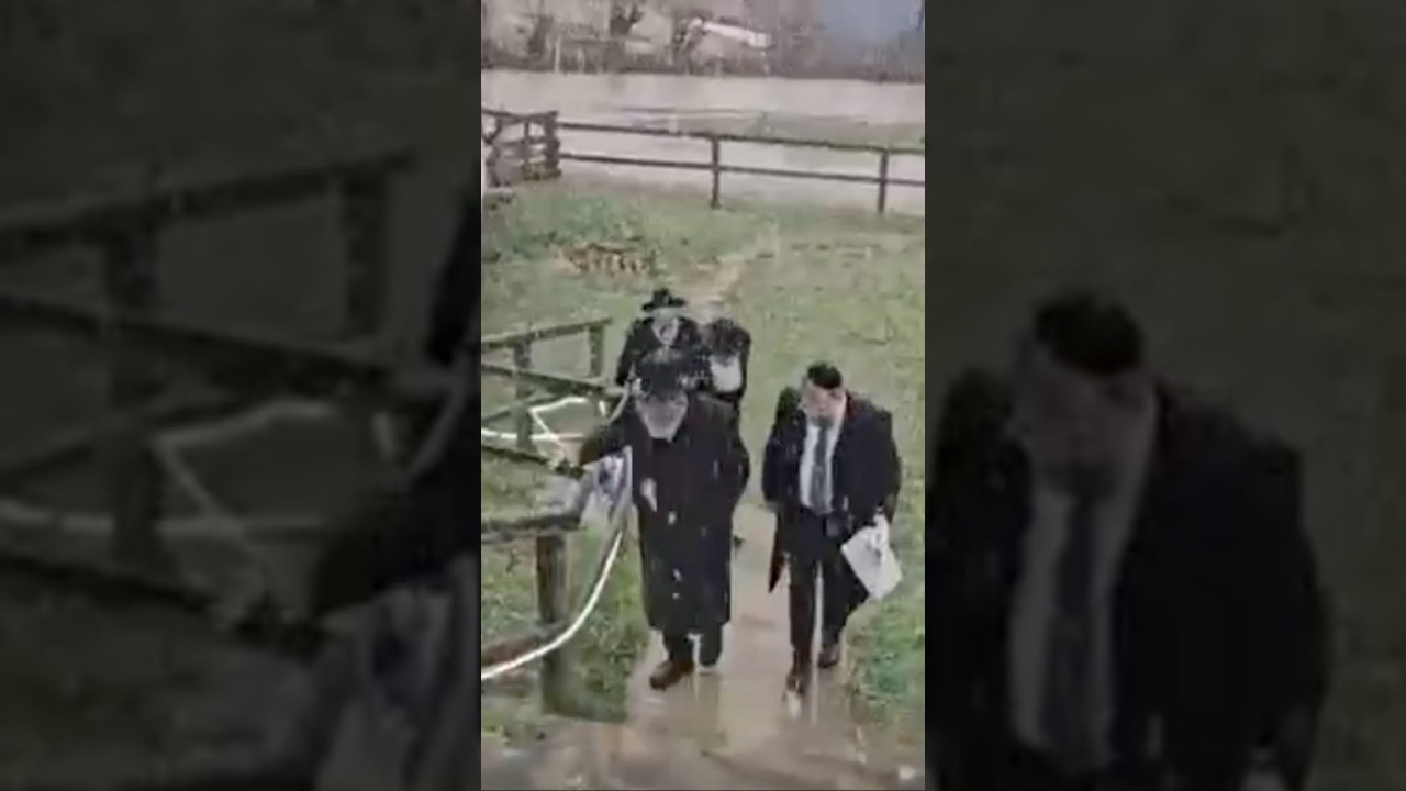 ראש ישיבת חברון הגאון ר׳ דוד כהן בהרי האלפים בצרפת