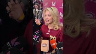 Цветы, брендовые перчатки и сумочка: что подарили Гаврилиной на 8 марта