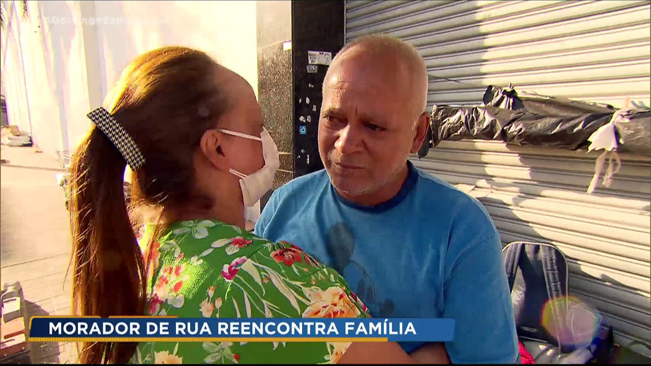 Mulher reencontra irmão morador de rua que reconheceu pelo Câmera Record