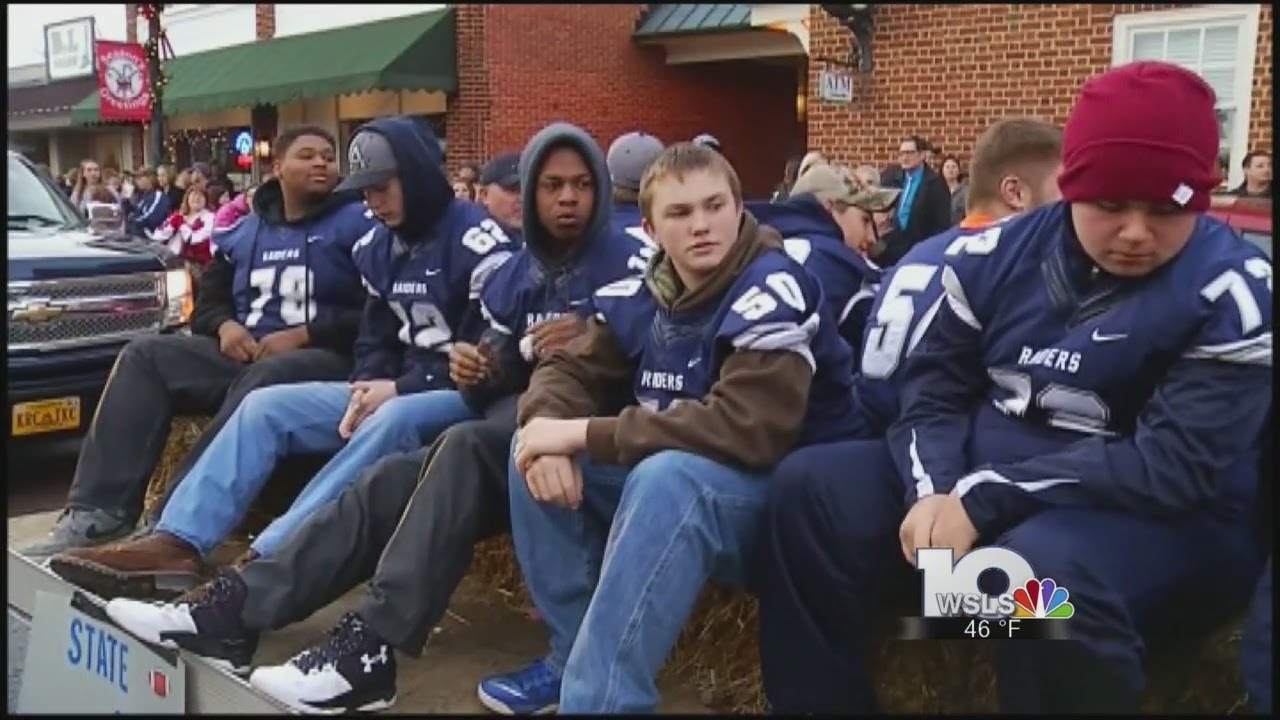 Appomattox celebrates undefeated high school football season YouTube