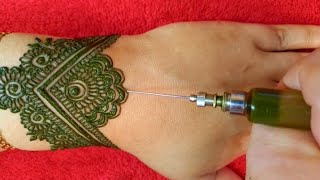 نقش حناء جميل في اليد Unique and beautiful henna design screenshot 2