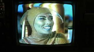 Famous Urso Does Not Like Dr. Smith on the 1978 Sears and Roebuck Color Console Television 564-44670700 Net Worth