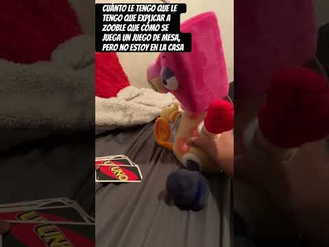 ￼ Siempre tengo que ser así con mis peluches ￼